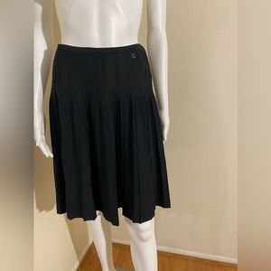 CHANEL Knee-Length Skirt Sz: 40/6